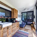 Ξενοδοχείο με διαμερίσματα Rust House