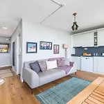 Ξενοδοχείο με διαμερίσματα Rust House